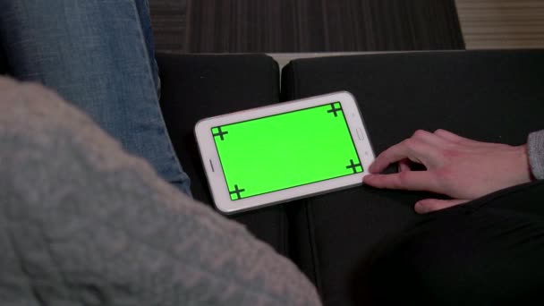 IPad ψηφιακός υπολογιστής tablet υπολογιστή πράσινη οθόνη παρακολούθηση Internet μέσα κοινωνικής δικτύωσης — Αρχείο Βίντεο