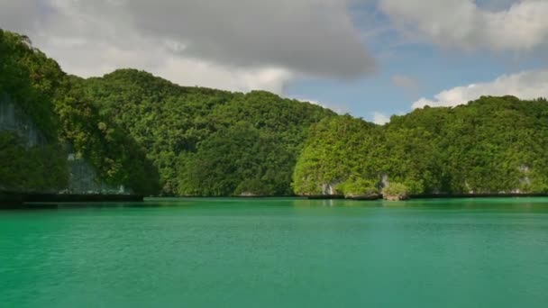パラオ ブルー水ターコイズ ラグーン熱帯島環礁旅行海 — ストック動画