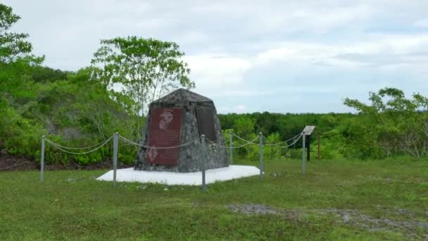 Deniz deniz kuvvetleri bize Memorial Peleliu Savaşı askeri mezarlığı mezarlık — Stok video