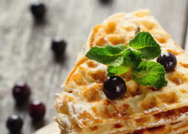 Nane ve blackberry ile gözleme