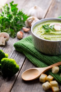 Kremalı brokoli çorbası