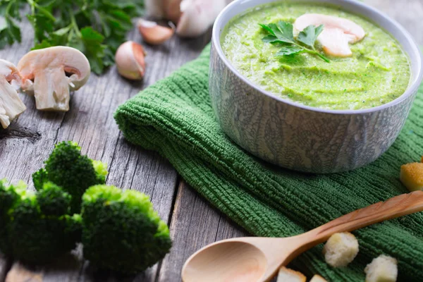 Krémová polévka s brokolicí — Stock fotografie