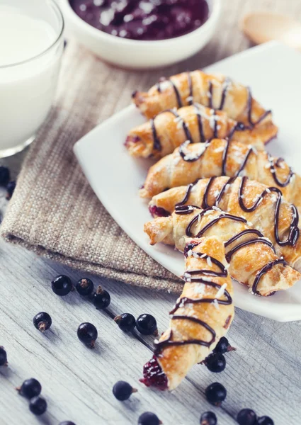 Croissants frescos assados — Fotografia de Stock