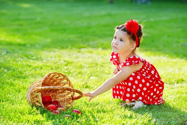 Pequena menina — Fotografia de Stock