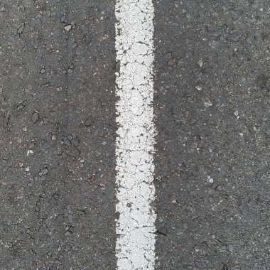 Eski bir yol yüzeyinin bir parçası veya beyaz bir çizgi, doku, desen veya kaynak içeren asfalt parçası