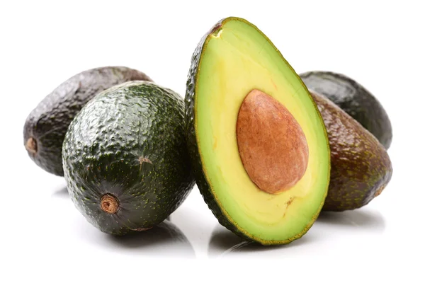 Mogna avokado frukter med hälften — Stockfoto