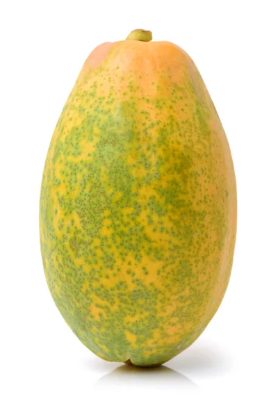 Na na białym tle owoc papai — Zdjęcie stockowe