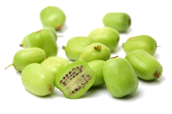 Mini kiwi på vit bakgrund — Stockfoto