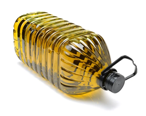 Бутылки оливкового масла на белом — стоковое фото