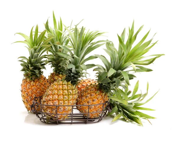 Ananasy w taca żelaza — Zdjęcie stockowe