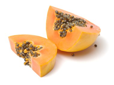 Papaya meyve dilimlenmiş izole üzerinde 