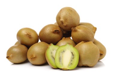 Bütün ve kesme altın kivi meyve