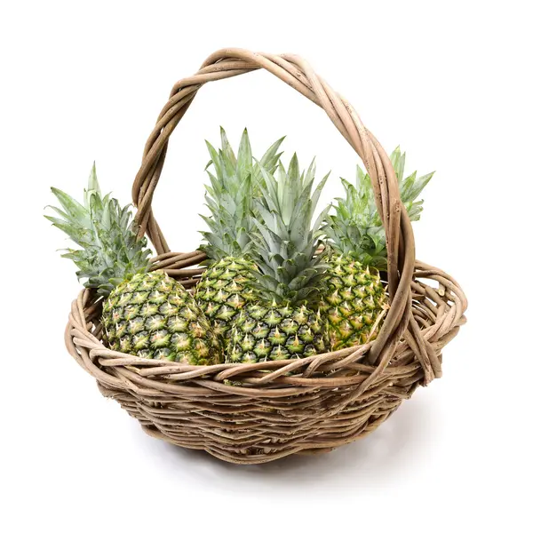 Ananas sepeti yakın çekim — Stok fotoğraf