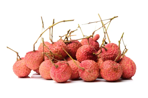 Färsk Litchi på vit — Stockfoto