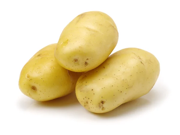 Kartoffeln hautnah auf weißem Hintergrund — Stockfoto
