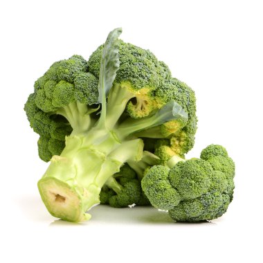 Beyaz arkaplanda brokoli