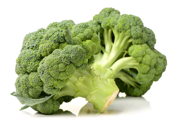 Broccoli groente op witte achtergrond — Stockfoto