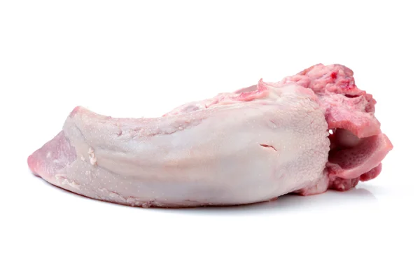 Rauw varkensvlees tong geïsoleerd op — Stockfoto