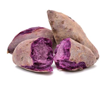 beyaz üzerine buharda pişmiş tatlı patates 