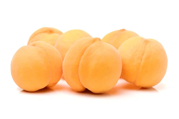 Золотой персик на белом — стоковое фото
