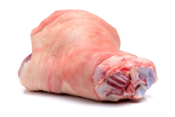 Rohes Schweinefleisch (Bein) isoliert auf — Stockfoto