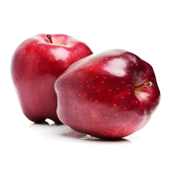 Manzanas rojas aisladas en blanco — Foto de Stock