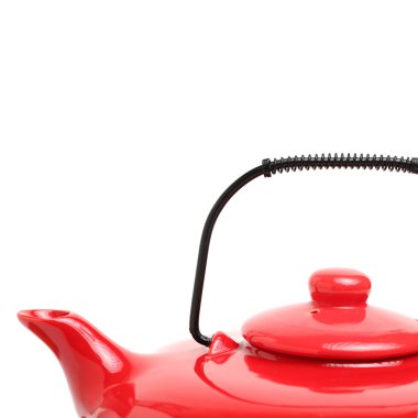 Beyaz arkaplanda kırmızı çaydanlık