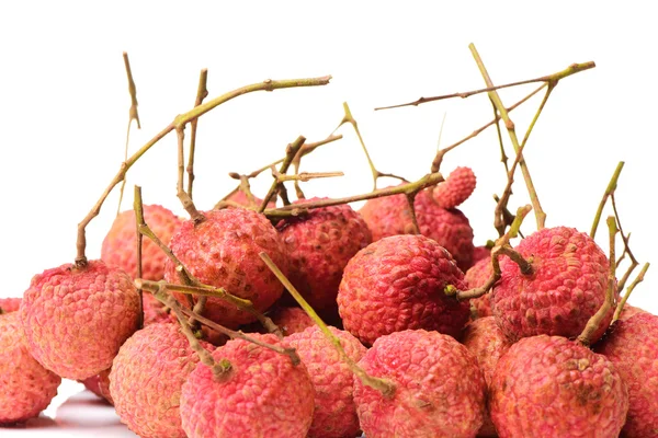 Färsk Litchi på vit — Stockfoto