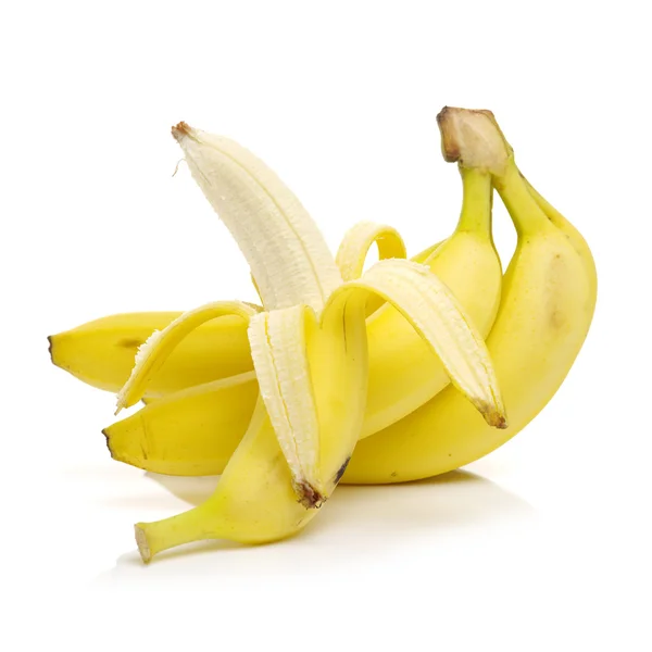 Bananen op witte achtergrond — Stockfoto