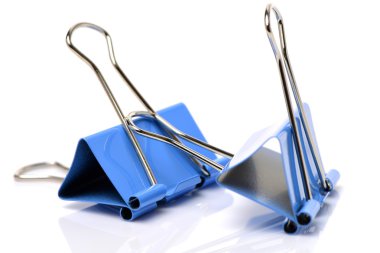 Üzerinde izole dört bağlayıcı klipleri 