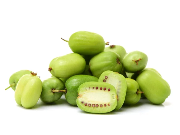 Vruchten van de baby Mini kiwi (actinidia — Stockfoto