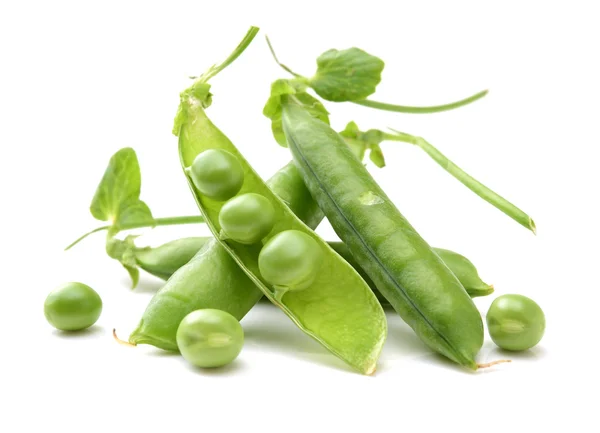 Guisantes frescos aislados sobre blanco —  Fotos de Stock