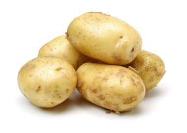 Yeni patates üzerinde beyaz izole 