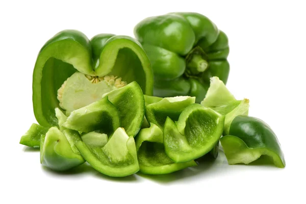 Grön paprika på vit bakgrund — Stockfoto