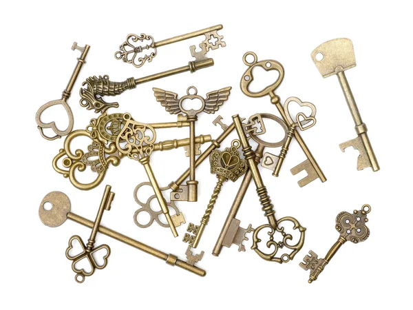 反对旧黄铜钥匙 — 图库照片