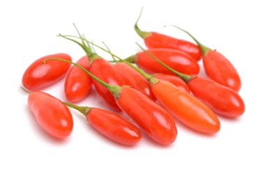 Goji berry üzerinde beyaz izole 