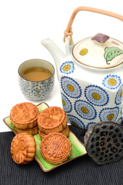 ahşap üzerine taze moon pasta 