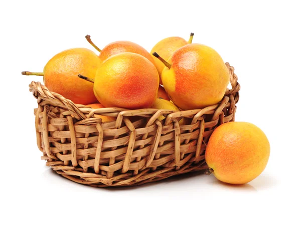 nanguo armut beyaz zemin üzerine