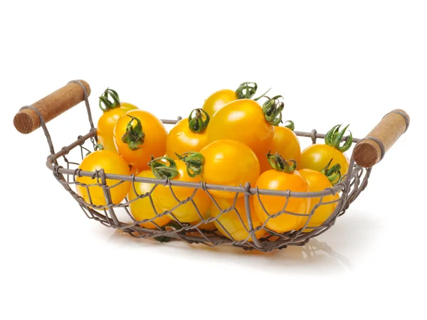 Beyaz arka planda kiraz domatesleri — Stok fotoğraf