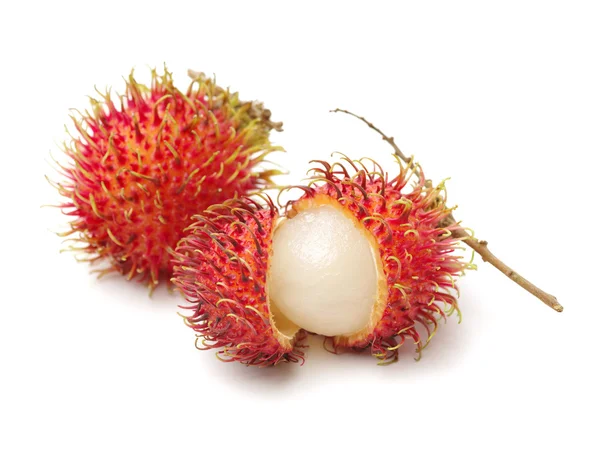 Beyaz arkaplanda rambutan — Stok fotoğraf