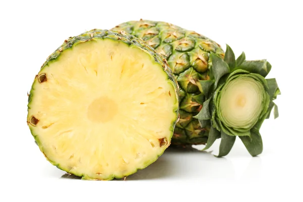 Ripe pineapple — Stock Photo, Image