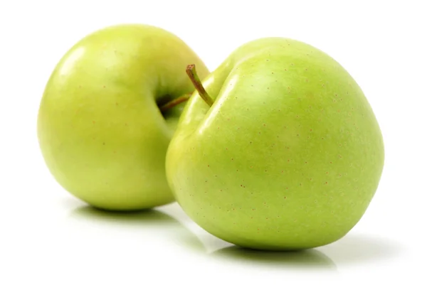 Groene appels geïsoleerd op witte achtergrond — Stockfoto