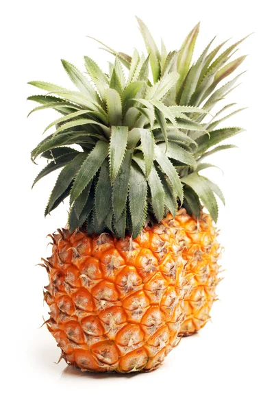 Ripe pineapple — Stock Photo, Image