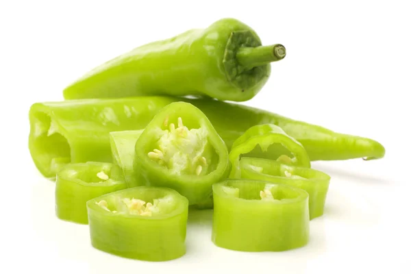 Groene chili peppers — Stockfoto