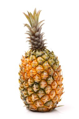 Beyaz arkaplanda ananas