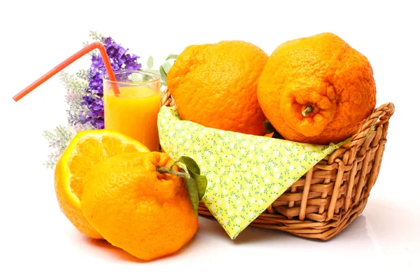 Сочные апельсины — стоковое фото