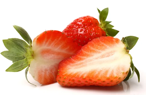 Aardbeien op witte — Stockfoto