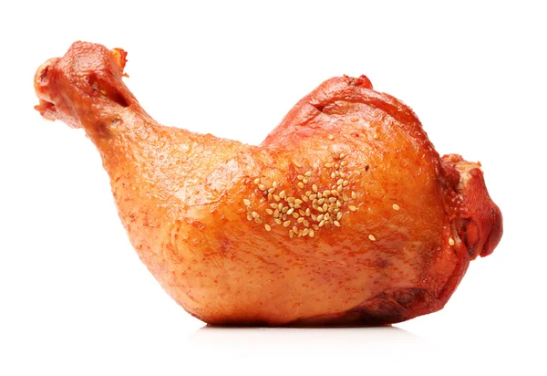 Gamba di pollo alla griglia su sfondo bianco — Foto Stock