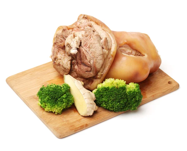 Rohes Schweinefleisch (Keule) isoliert auf weißem Hintergrund — Stockfoto