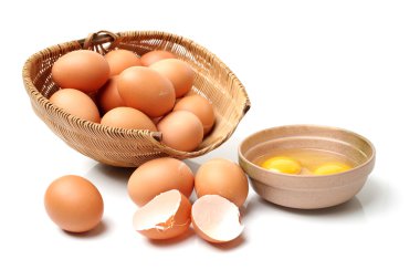 Sepette taze yumurta var.